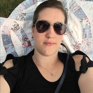 Meet your Posher, Rebecca